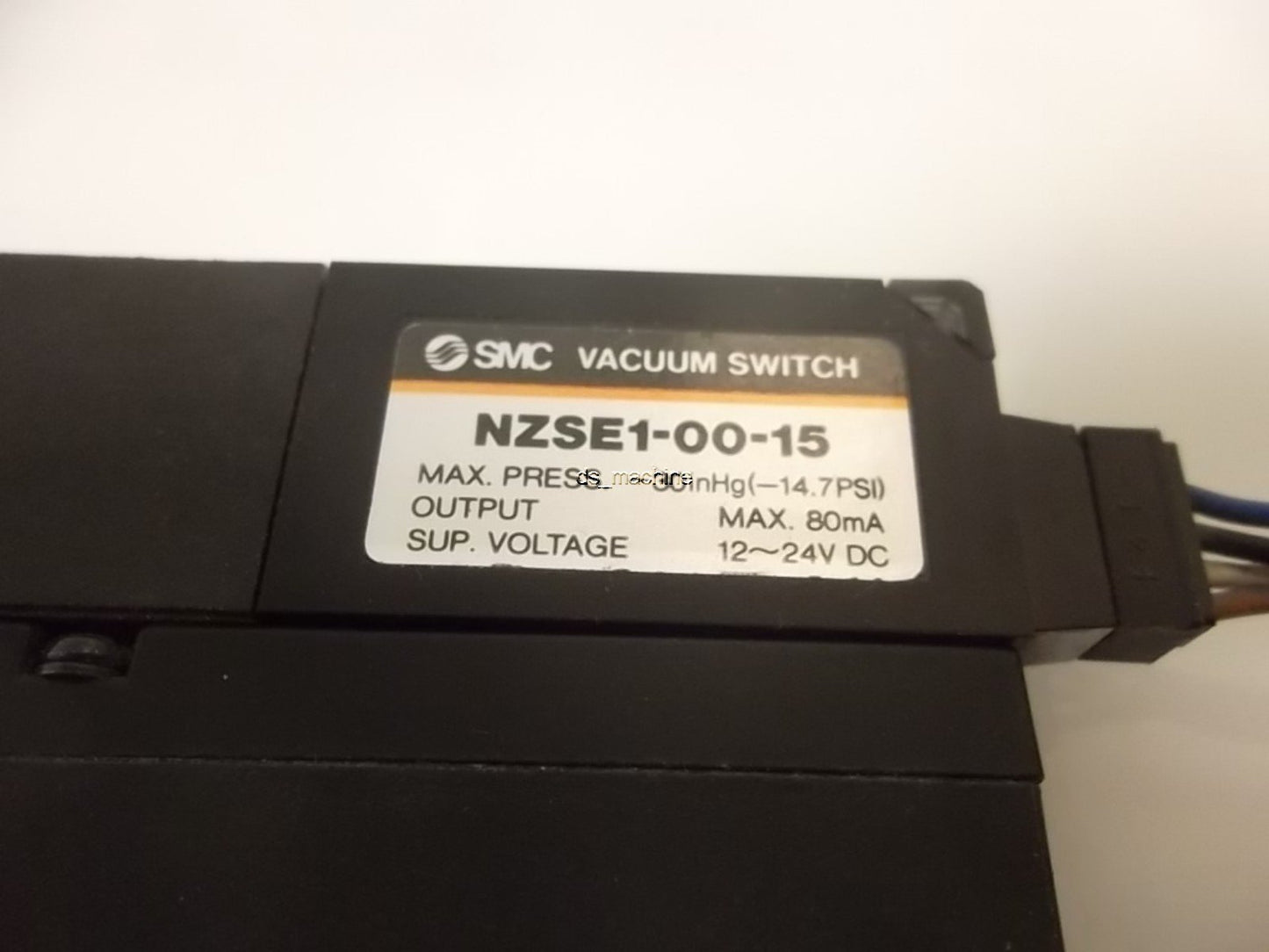 Used SMC NZM071HT Vacuum Ejector w/Vacuum Switch NZSE1-00-15