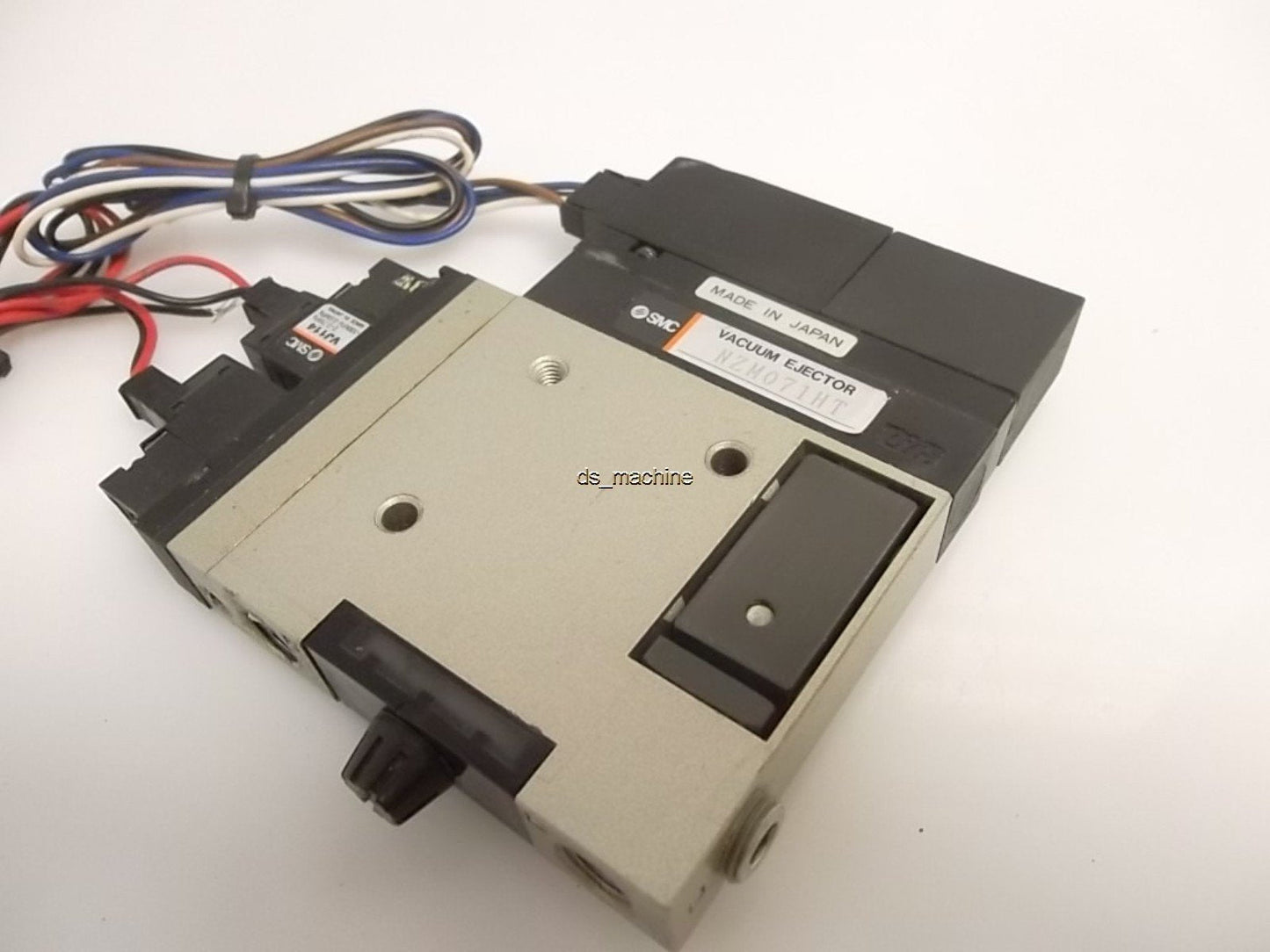 Used SMC NZM071HT Vacuum Ejector w/Vacuum Switch ZSE1-00-15