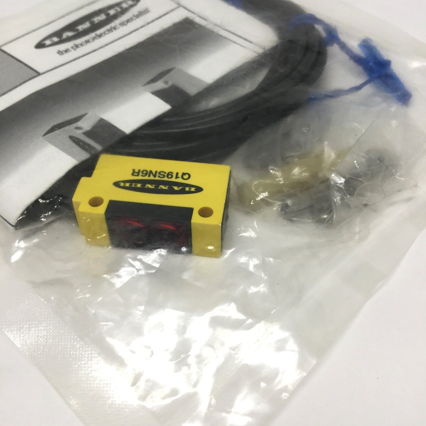 New Banner Q19SN6R Opposed Mode Sensor Receiver, 10-30VDC, NPN Output, 26ft Range