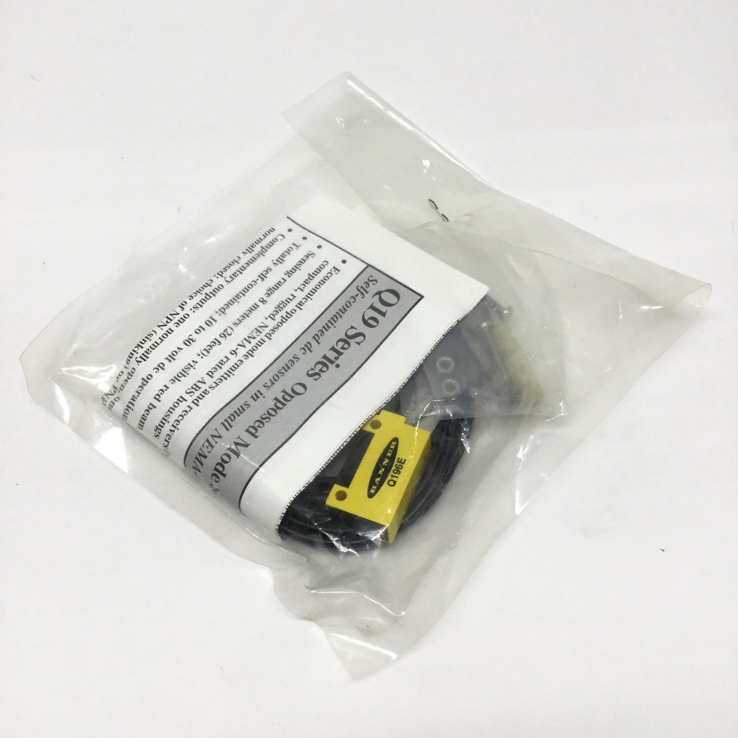 New Banner Q196E Photoelectric Opposed Mode Sensor Emitter, 10-30VDC, 26ft Range