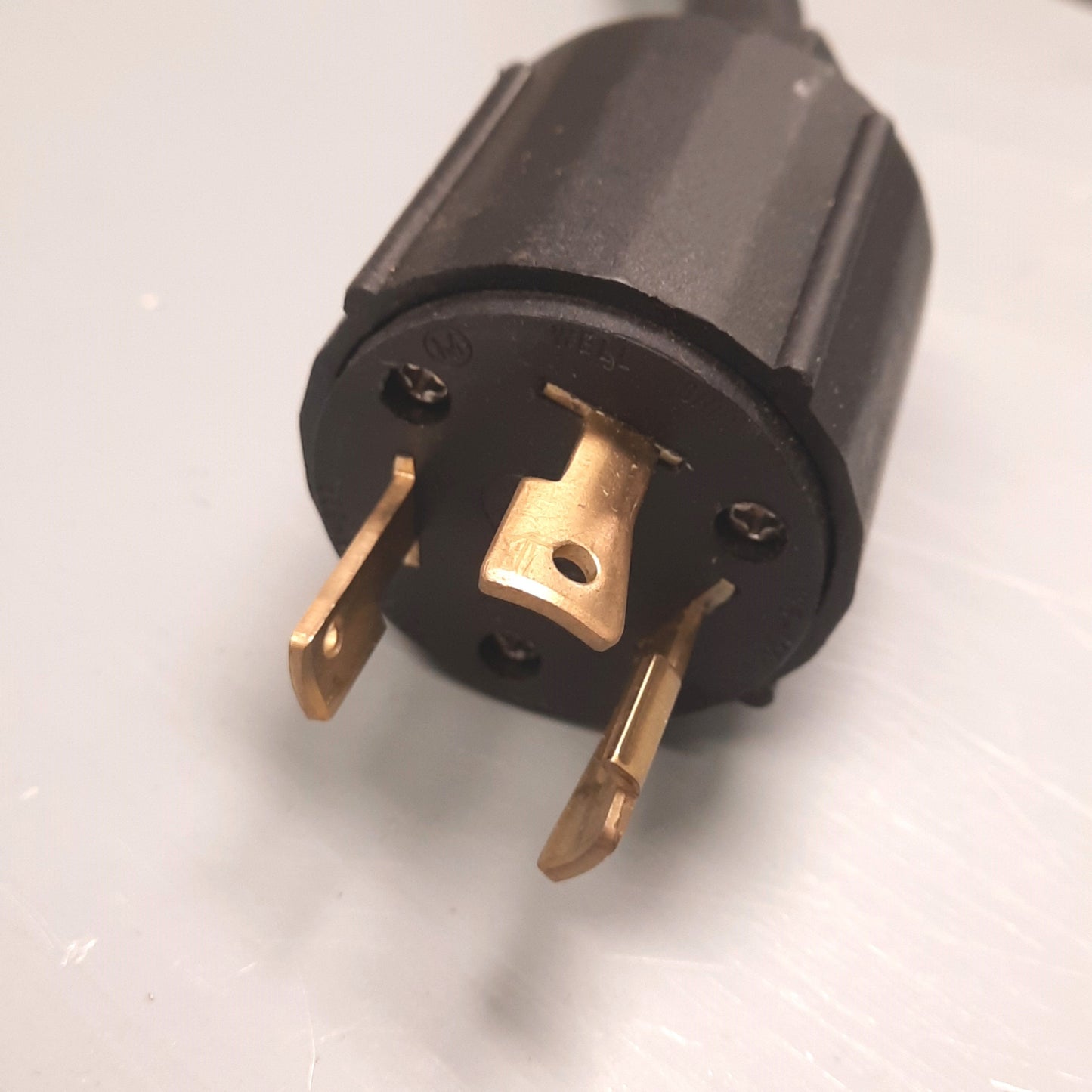 Used APC AP9626 Step-Down Transformer, 208VAC Input, 120VAC Output, 5-20 Receptacles