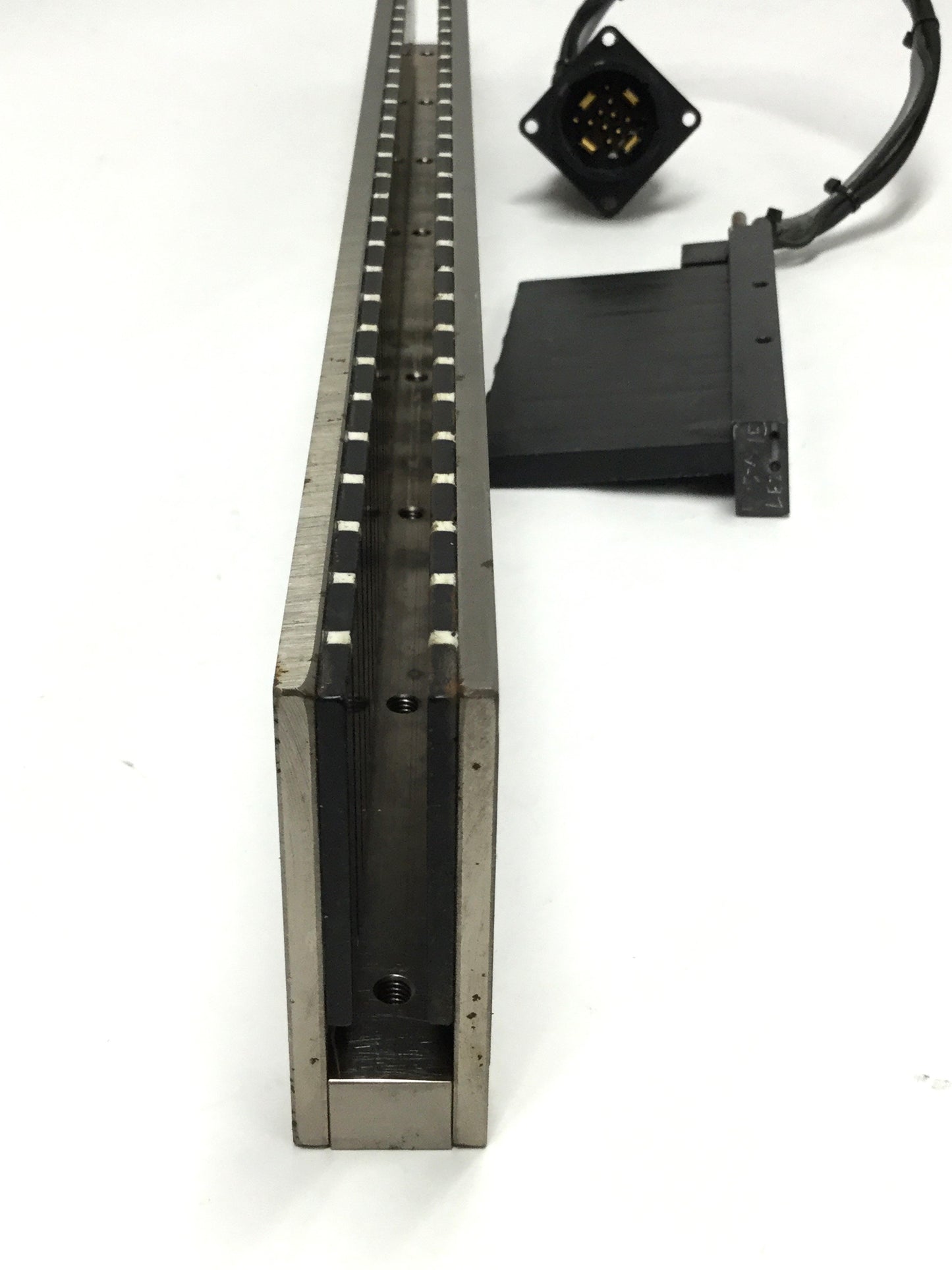 Used Anorad LEA-600 Brushless Linear Servo Motor 26.8 x 600mm Magnet Channel w/Coil