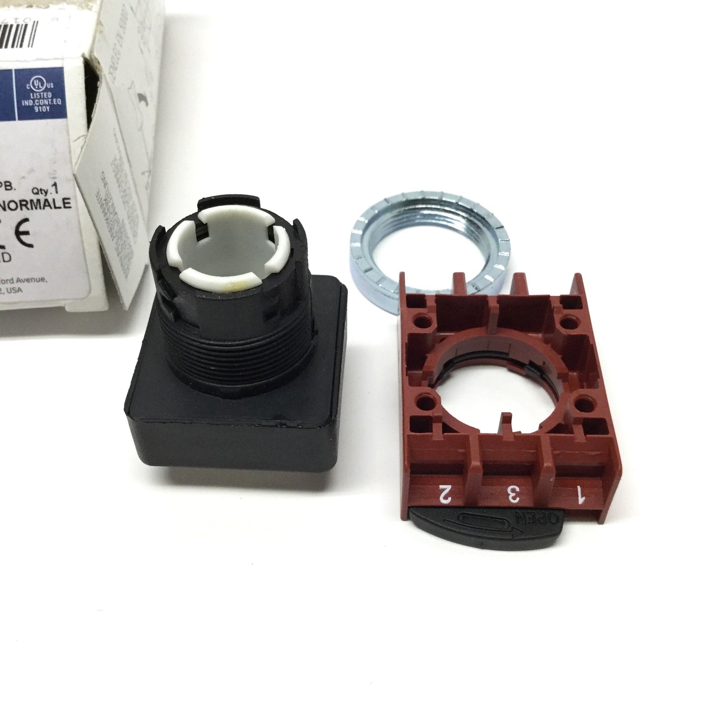New General Electric P9SPL0S0 186509 Square Illuminated Pushbutton Switch Operator