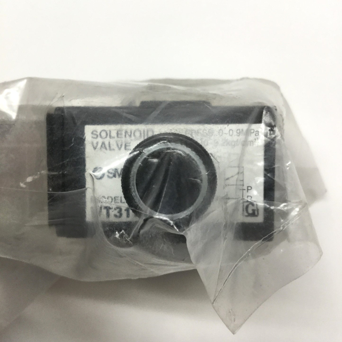 New SMC VT317-5DZ-02N Solenoid Control Valve 3-Port 2-Position 24VDC 0.9MPa 1/4" NPT