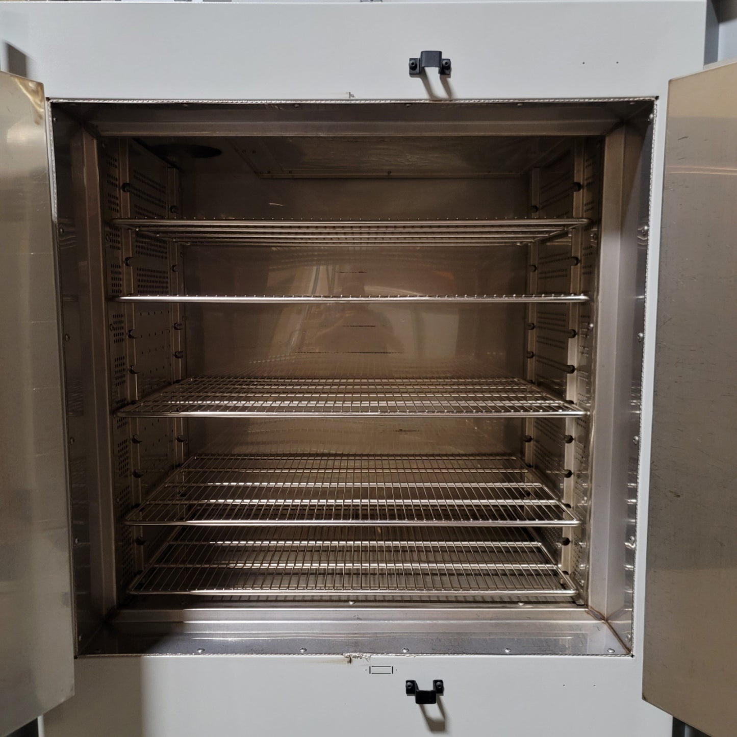 Used Despatch RFD2-19-2E Horizontal Airflow Cabinet Oven 19.5CUFT 86-650°F 480VAC 3PH