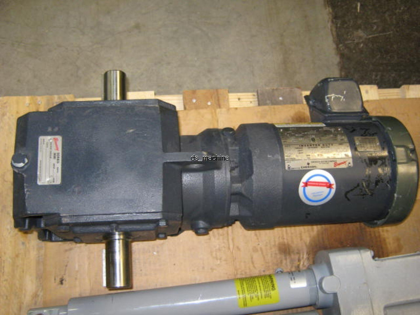 Used Browning HWN3262S2W33XMI143T1 Gearmotor 180:1 Ratio 3,684 in/lbs 1750RPM