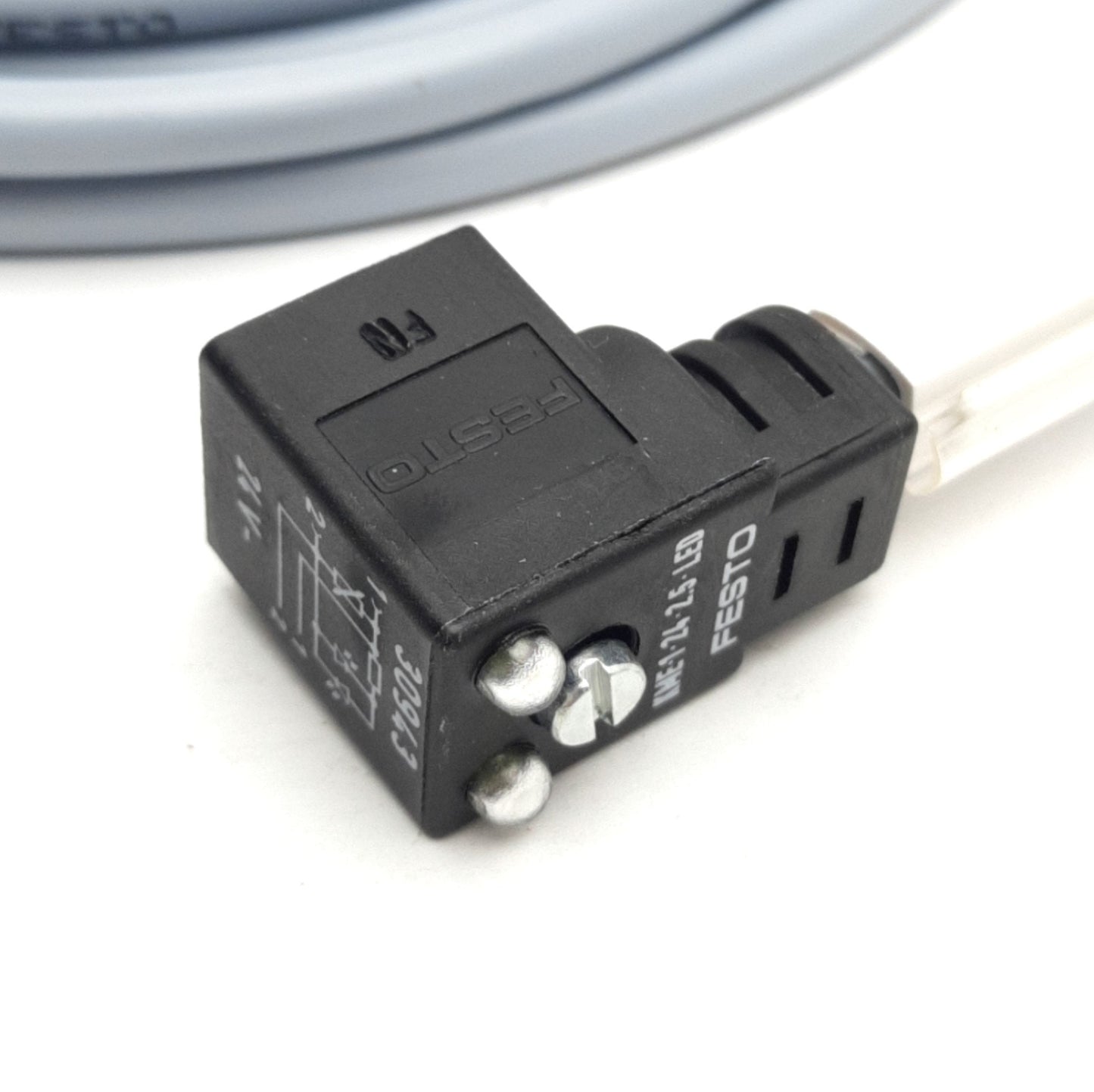 New Festo 30943 KME1-24-2.5-LED Solenoid Plug Socket & Cable, Type C, 24VDC 4A, 2.5m