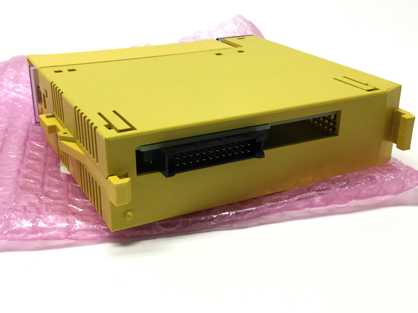 New Fanuc A03B-0819-C154 Digital Output Module, 16-Point, 12/24VDC 0.5A POS