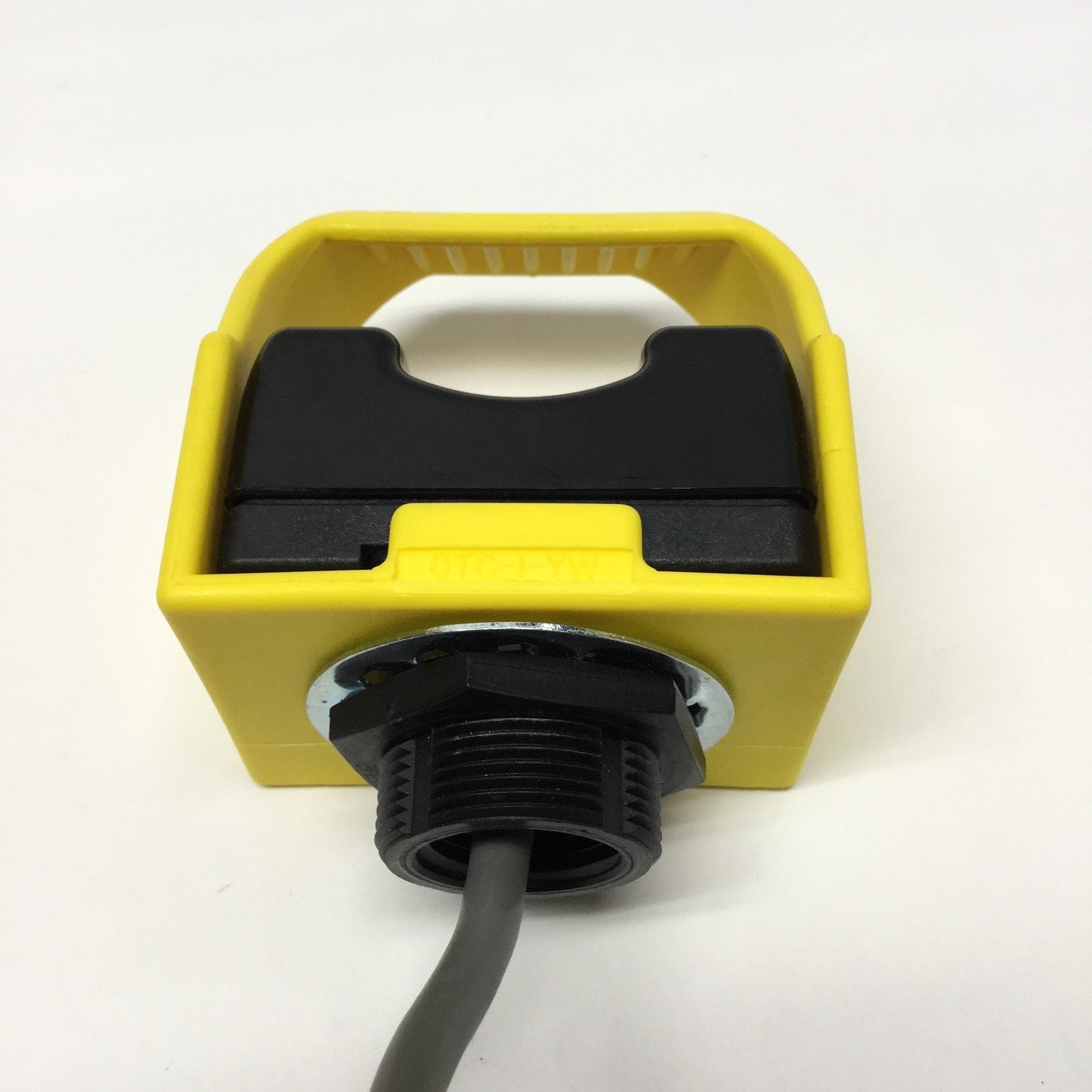 Used Banner OTBA5 Opto-Touch Optical Button Switch, Momentary Action SPDT, 120VAC