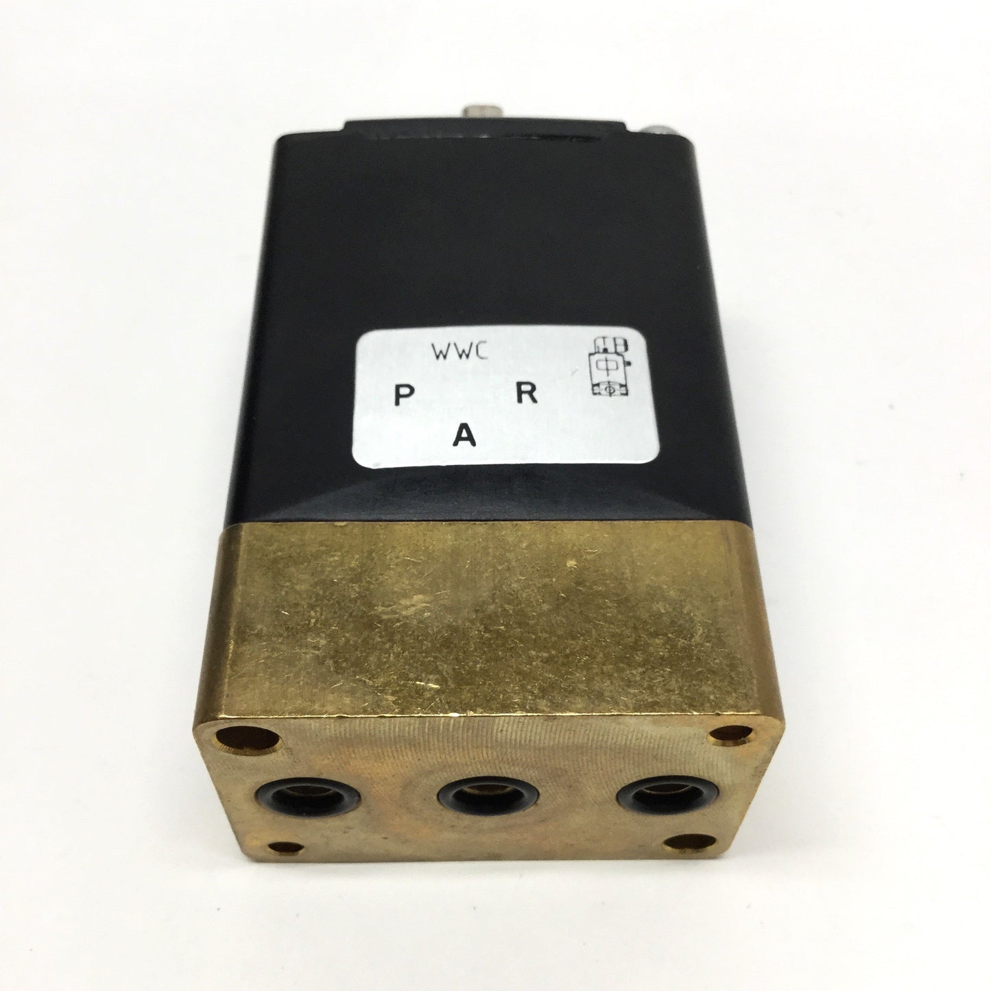 Used Burkert 0331 C 7/64 NBR BR MAN 3/2-Way Brass Solenoid Valve, 24VDC Coil, 0-87psi