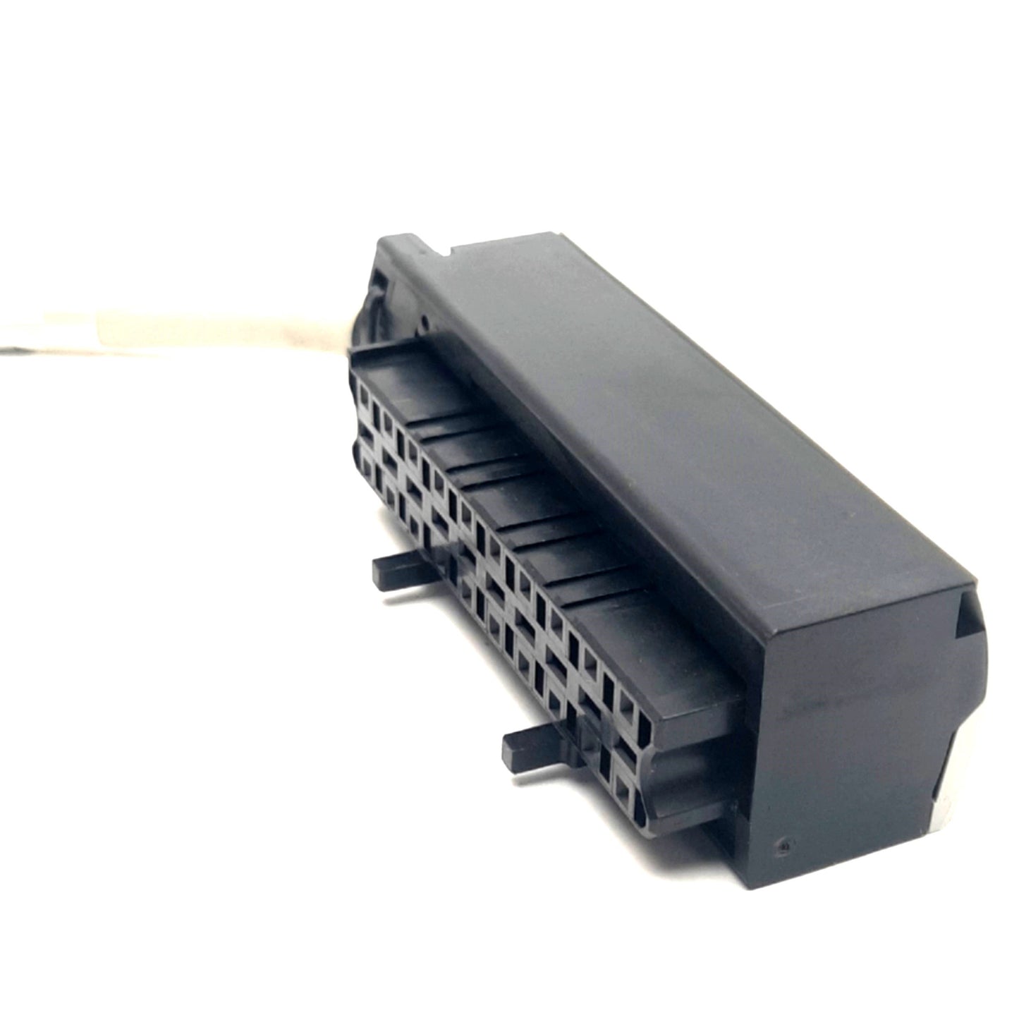 New Allen Bradley 1492-Cable025x Ser E Pre-Wired Cable for 1756-IA16 Module, 2.5m