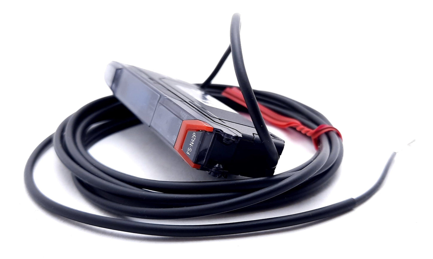 New Keyence FS-N42P Digital Fiber Optic Sensor PNP 10-30VDC 20mA 23 µs