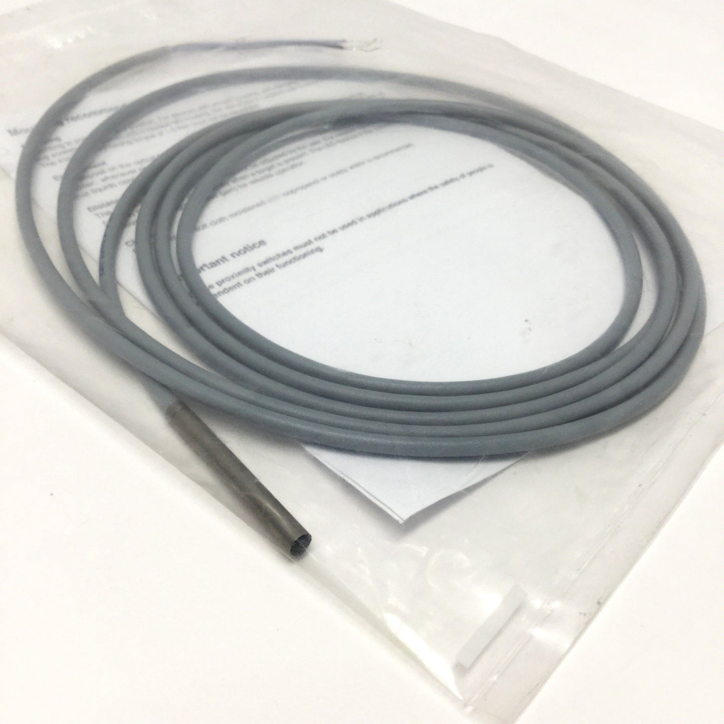 New Banner VSM-2S4APD10-2M Micro Proximity Sensor, Diffuse, PNP 10-30VDC, 10mm Range