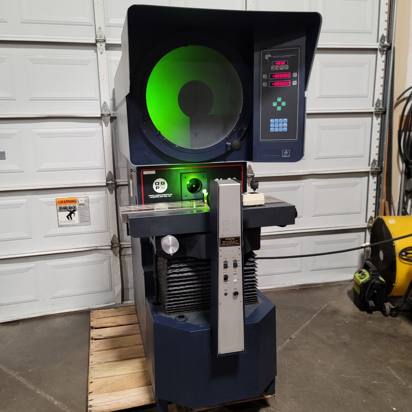 Used OGP QL-20 Contour Projector Optical Comparator 20" Screen 10x & 20x Lens 120VAC