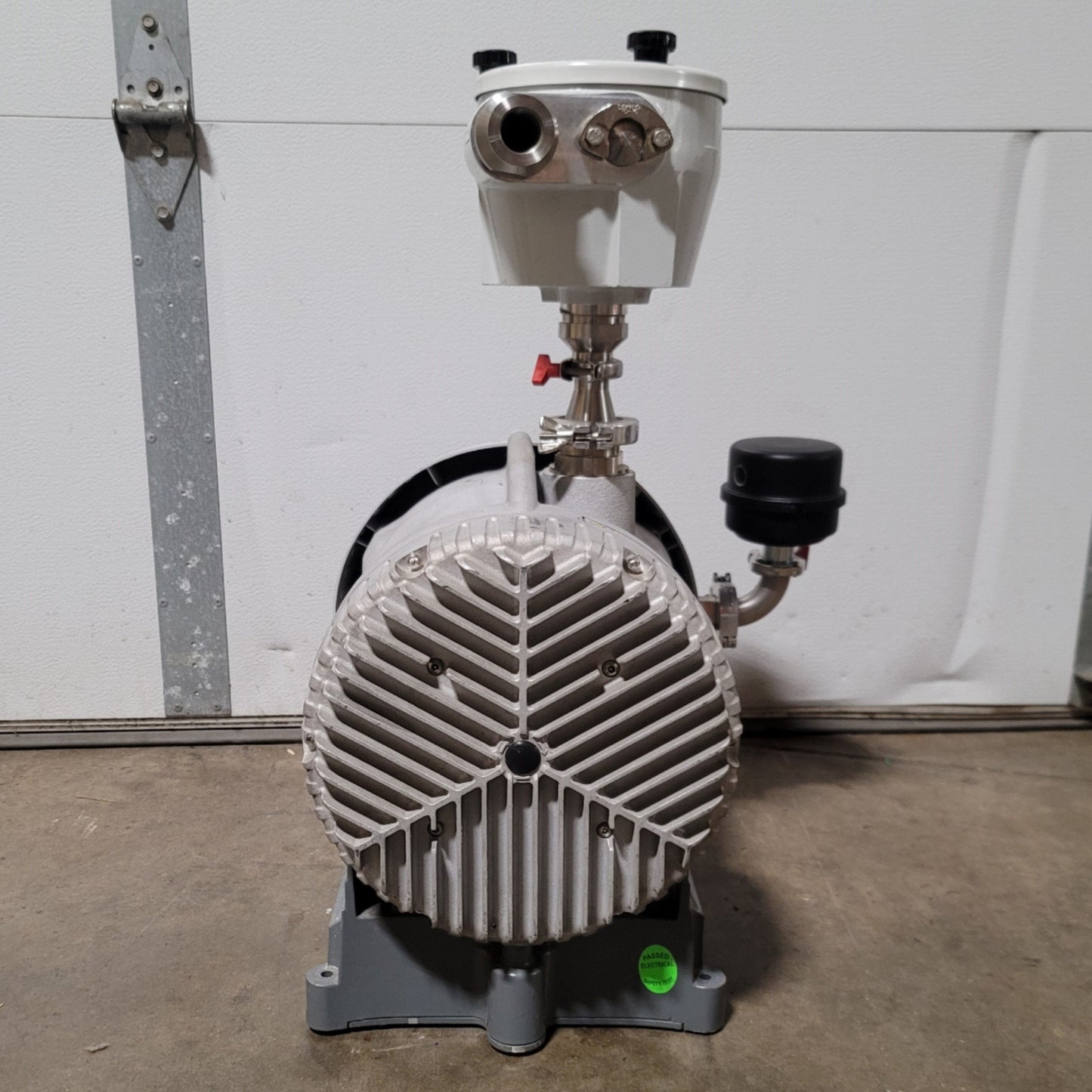 Used BOC Edwards XDS35I Dry Scroll Vacuum Pump 21CFM 0.008 Torr 0.7HP 100-240VAC 1Ph
