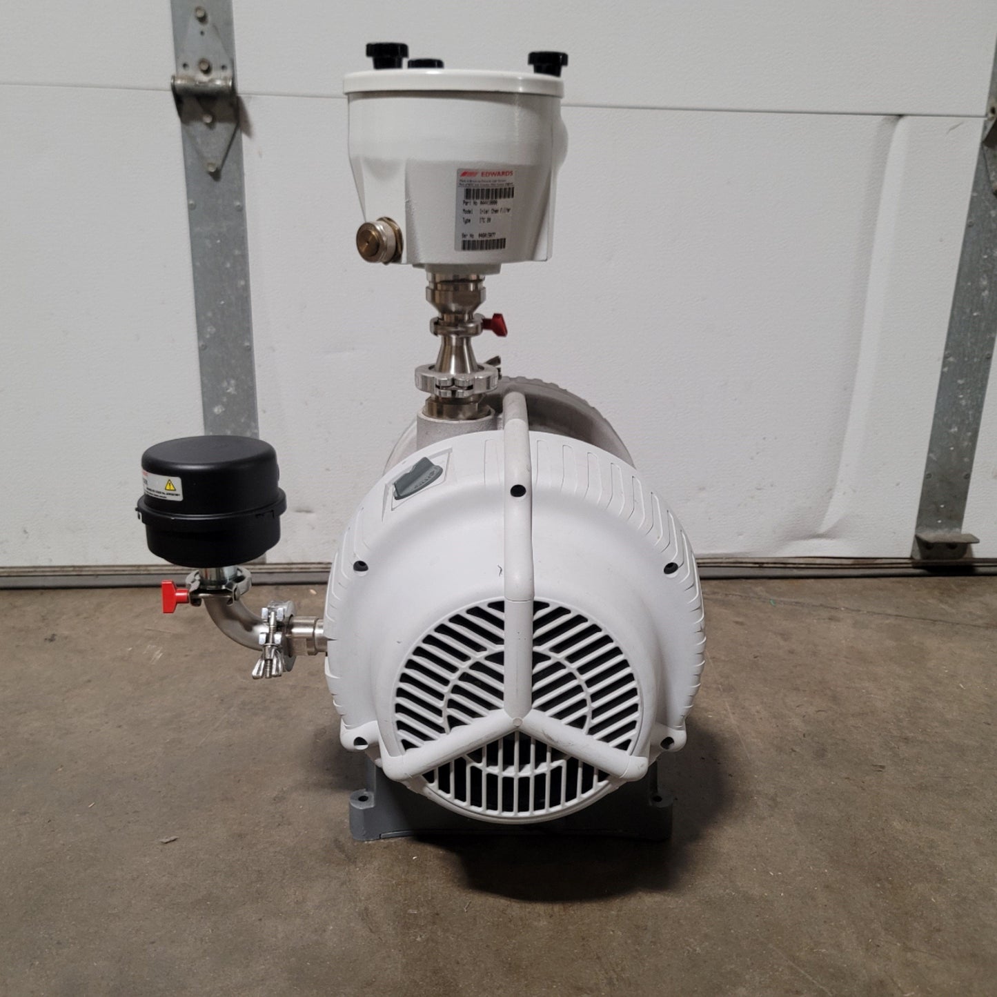 Used BOC Edwards XDS35I Dry Scroll Vacuum Pump 21CFM 0.008 Torr 0.7HP 100-240VAC 1Ph