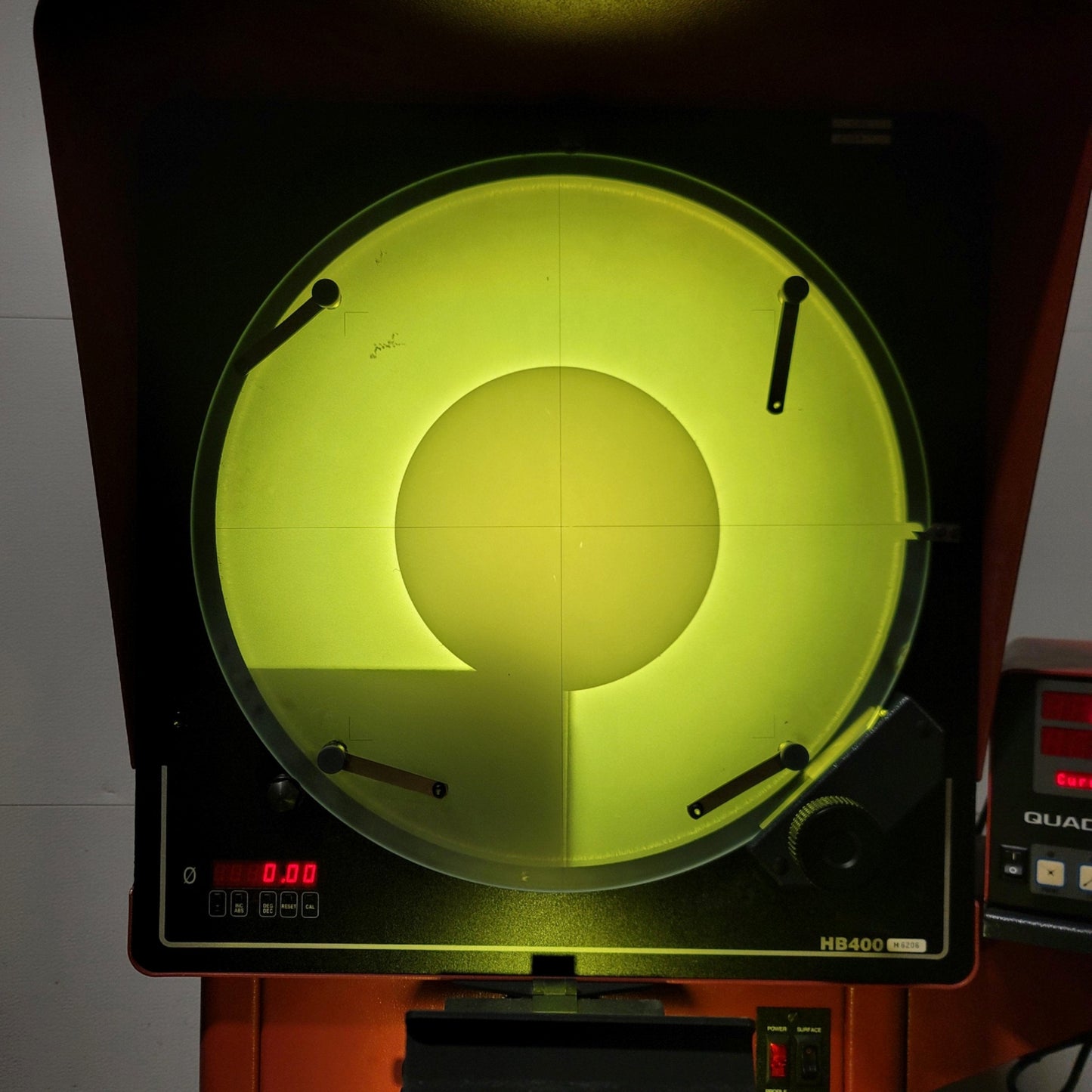 Used Starrett HB400 Horizontal Benchtop Optical Comparator With Quadra Chek 2000