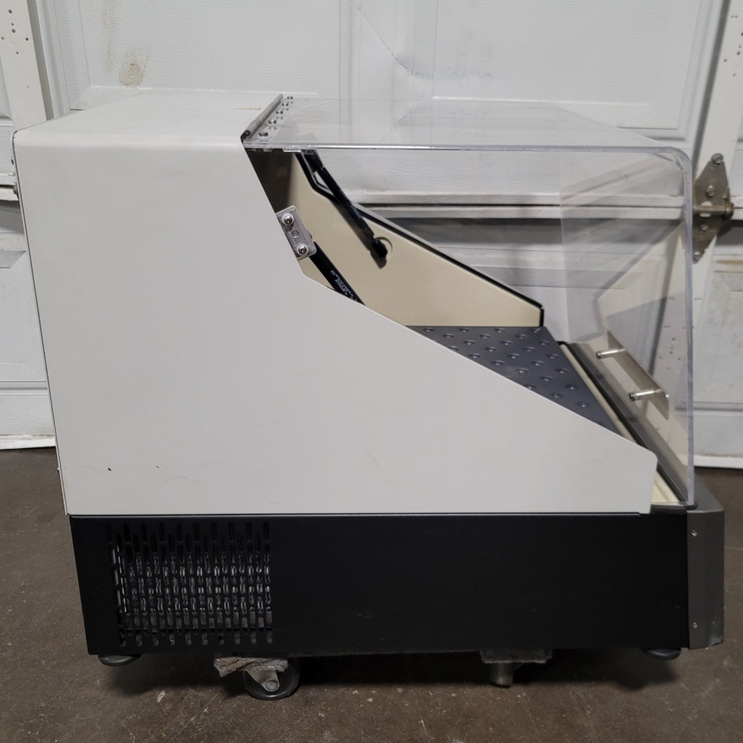 Used New Brunswick Innova 40R Orbital Shaker Incubator 1" Orbit 4-80°C 25-500RPM 120V