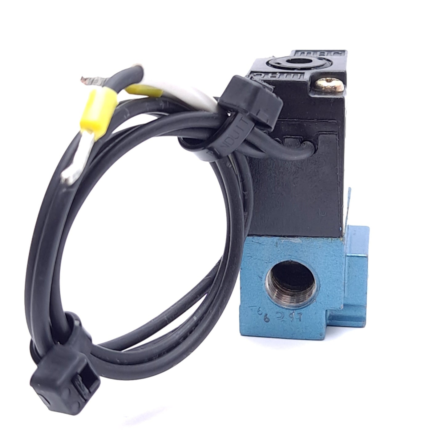 Used MAC 35A-AAA-DAAA-1BA Solenoid Valve, 3-Way, 110/120VAC, 120psi, 1/8in NPTF