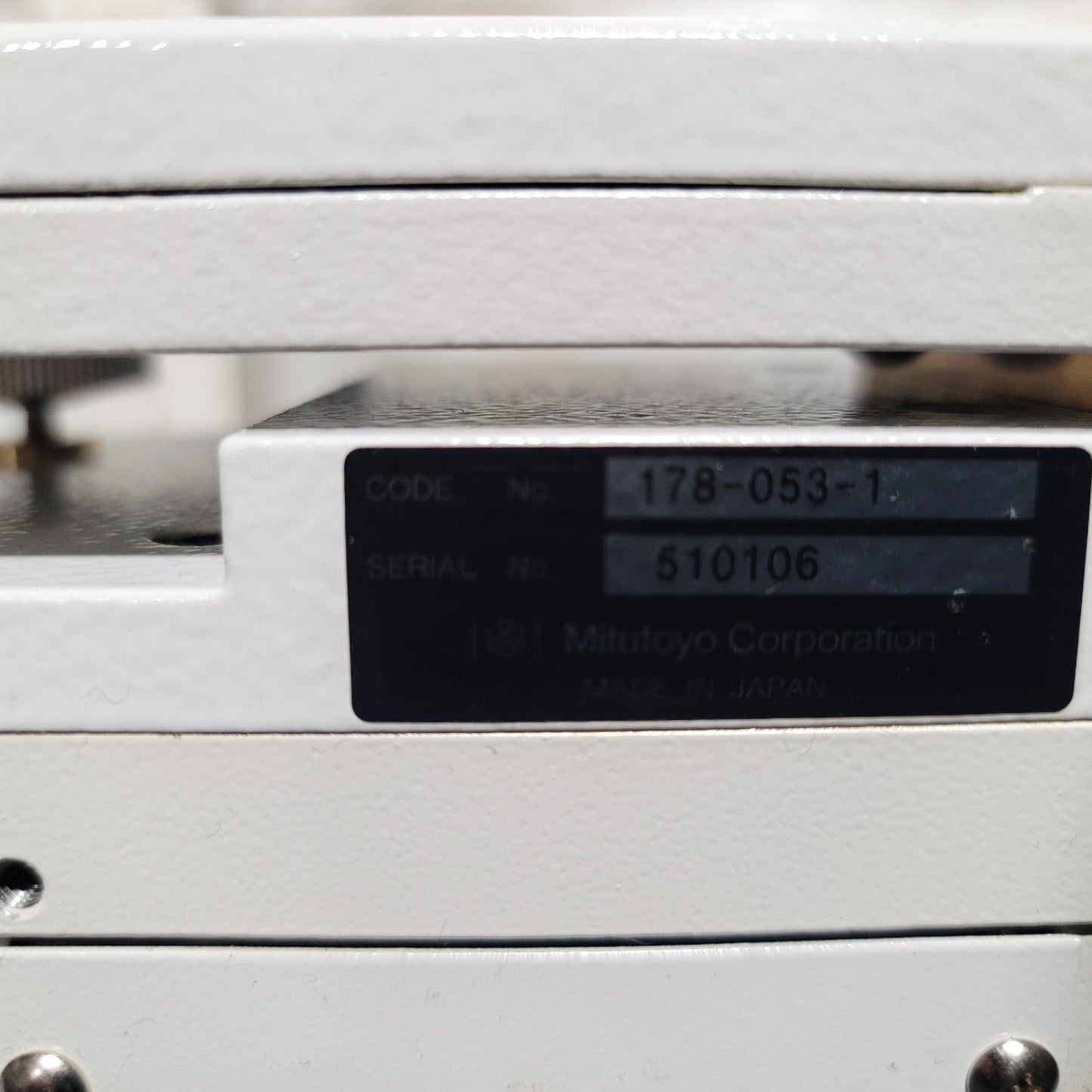 Used Mitutoyo 178-671A SV-2000S2 Surftest Surface Roughness Testing System 120VAC