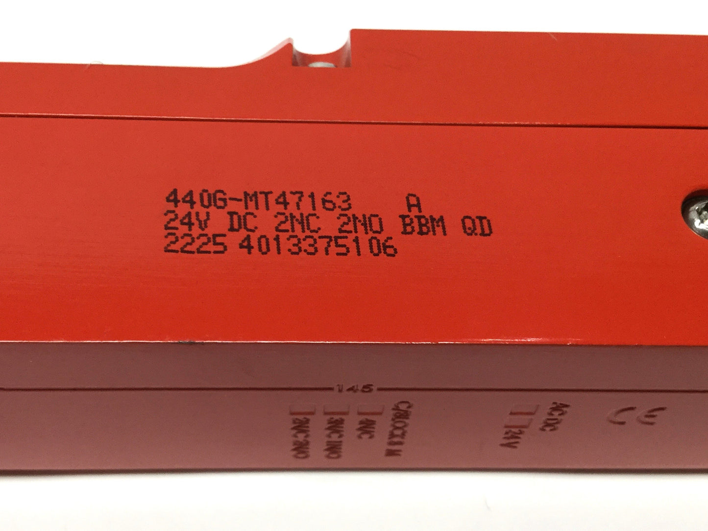 Used Allen-Bradley 440G-MT47163 Guardmaster Safety Interlock Switch 24VDC 2NC-2NO