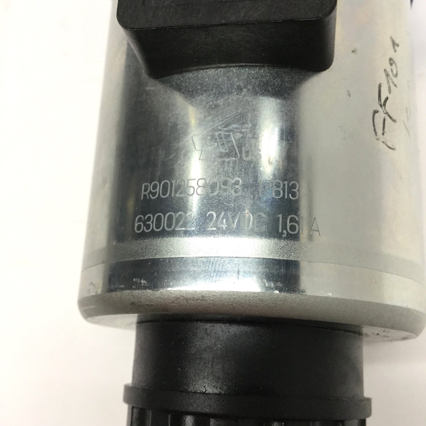 Used Bosch Rexroth R901469838 Hydraulic Directional Spool Valve 24VDC, 420bar