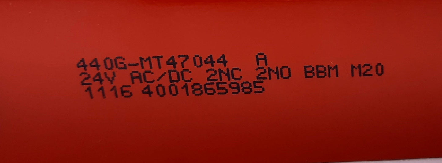 Used Allen-Bradley 440G-MT47044 Guardmaster Safety Interlock Switch 24V AC/DC 2NC-2NO