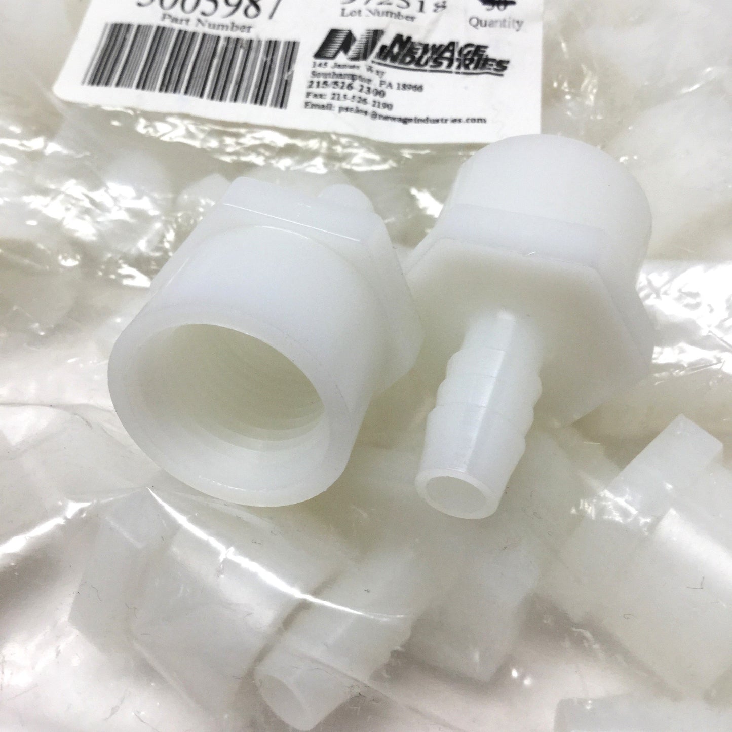 New – Open box Lot of 30 NewAge 5005987 Thermobarb Nylon Adapters, 3/8" Barb x 1/2" NPT Female