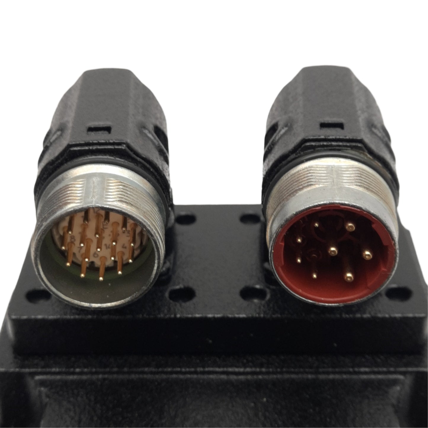 New Kollmorgen R46GSNA-SS-NS-VS-03 Servo Motor, 320VDC 6.7A 3.7Ω, 1500RPM, NEMA 42