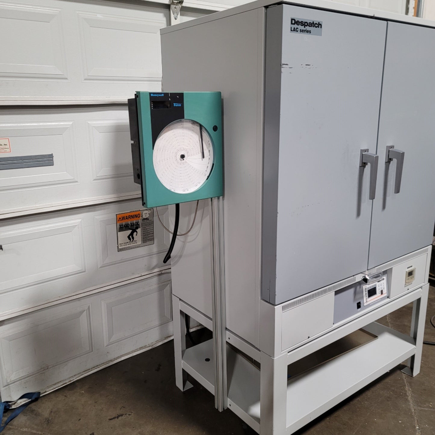 Used Despatch LAC2-18-4 High Performance Benchtop Oven 40°C To 260°C, 240VAC 1-Ph 23A