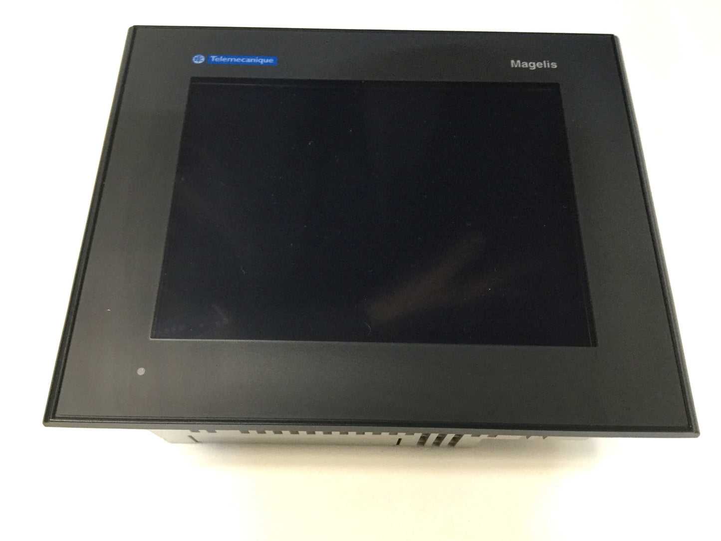 Used Schneider XBTGT2220 Magelis 5.7" HMI Operator Touchscreen Panel 320x240 24VDC