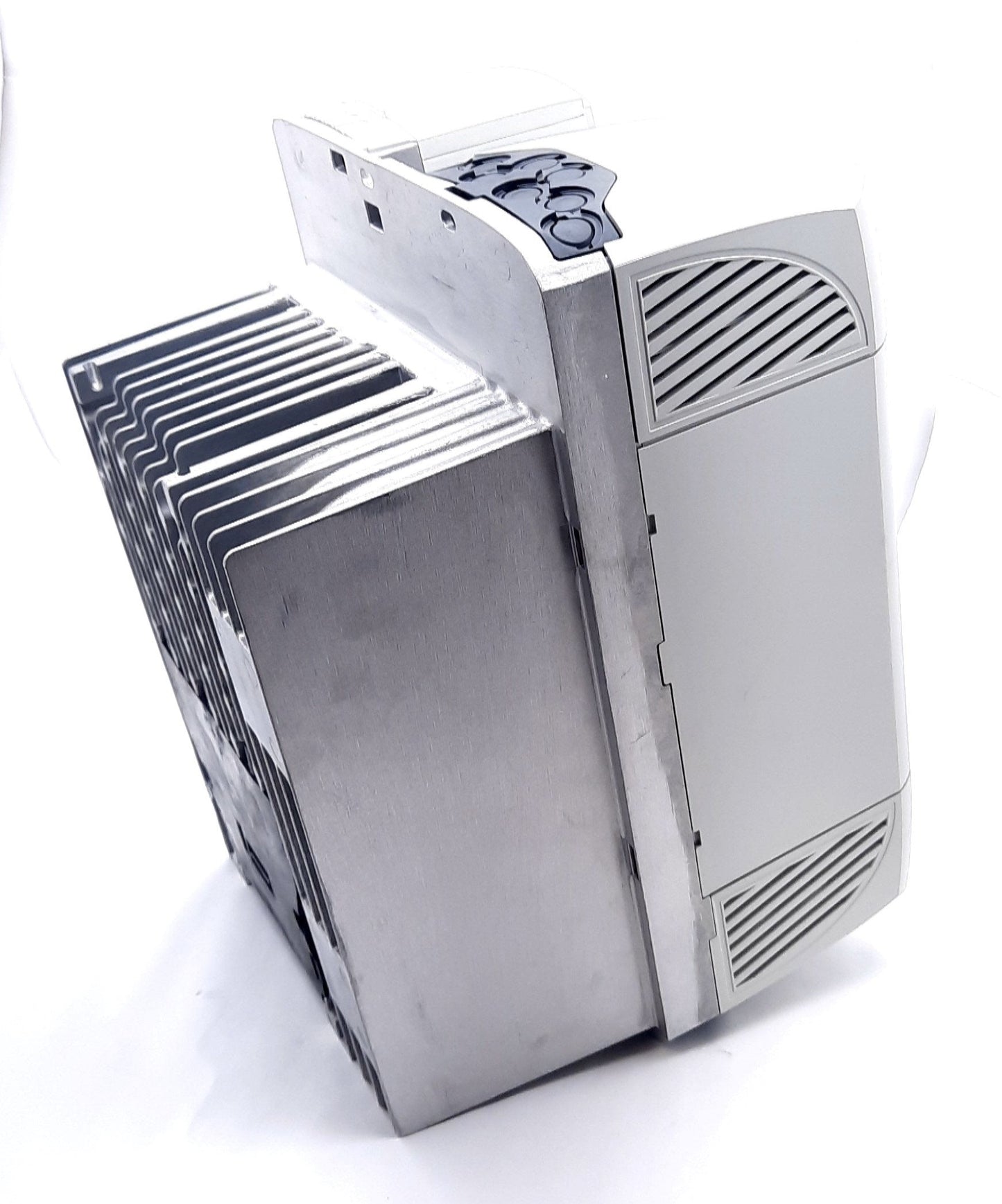 New Emerson SP3401 Unidrive Inverter AC Motor Drive 25HP 3 Phase 380-480VAC, 34A