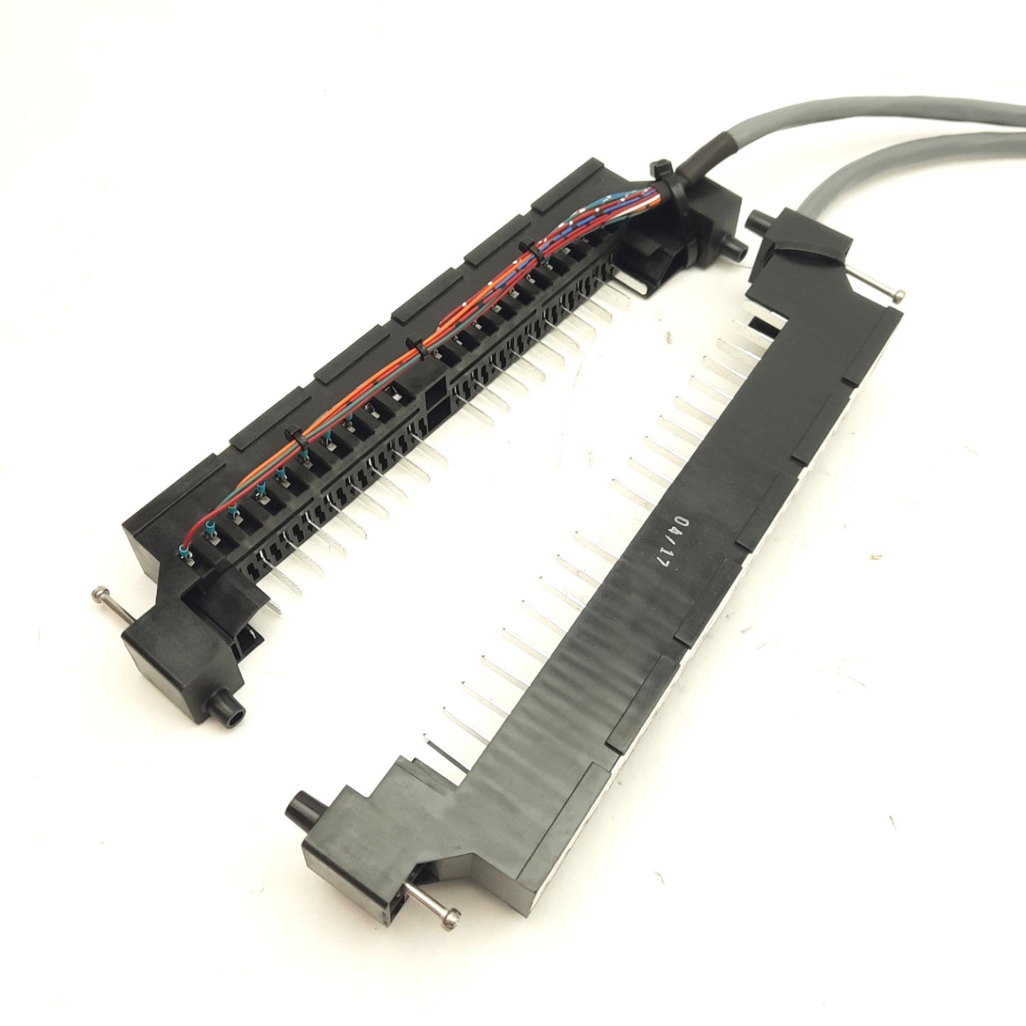 New Schneider Electric 2833016DI35312 Modicon I/O Module Adapter, 24VDC, 16-pt Input