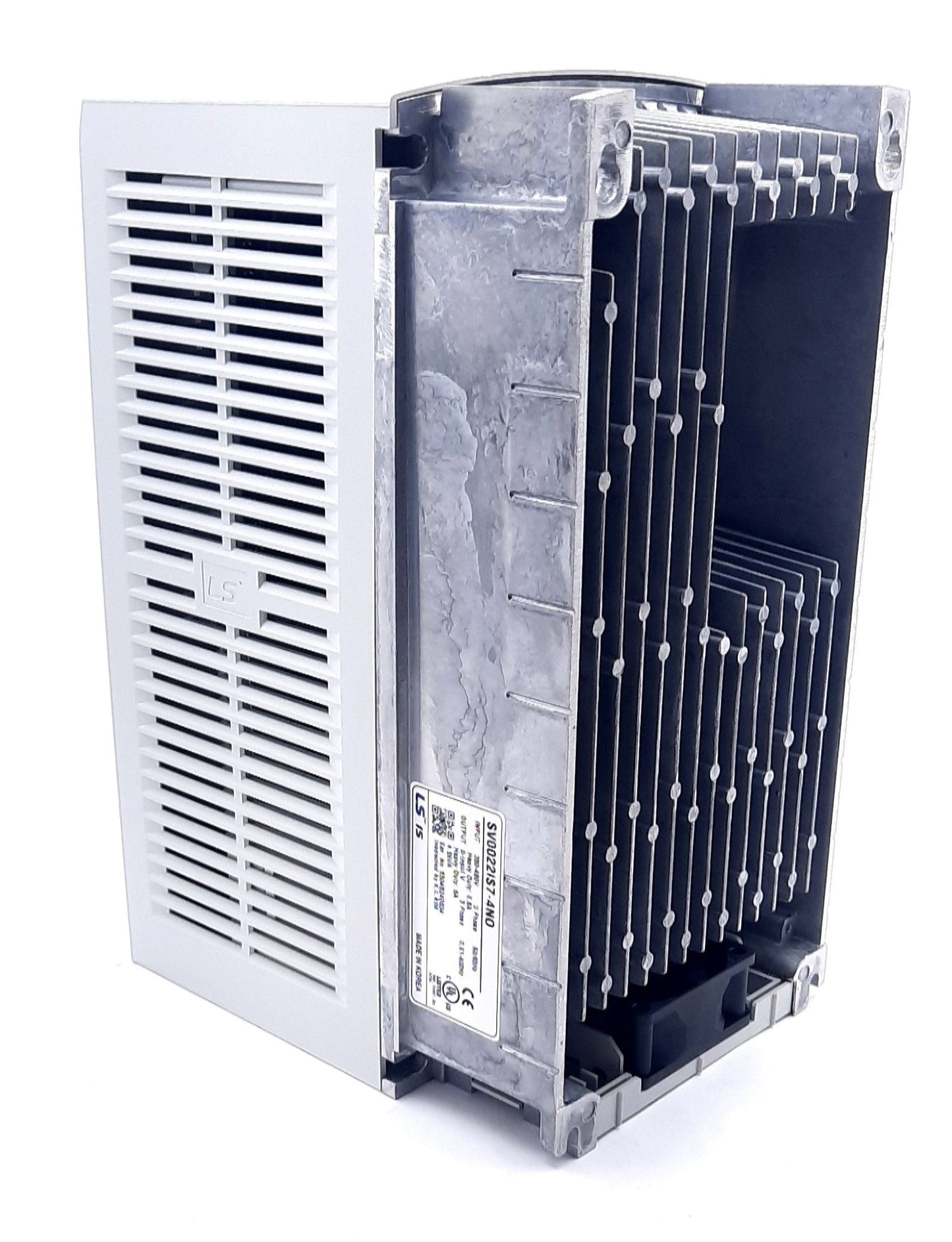 New LS Electric SV0022IS7-4NO Variable Frequency Drive 3 Phase 480VAC 8A 6A