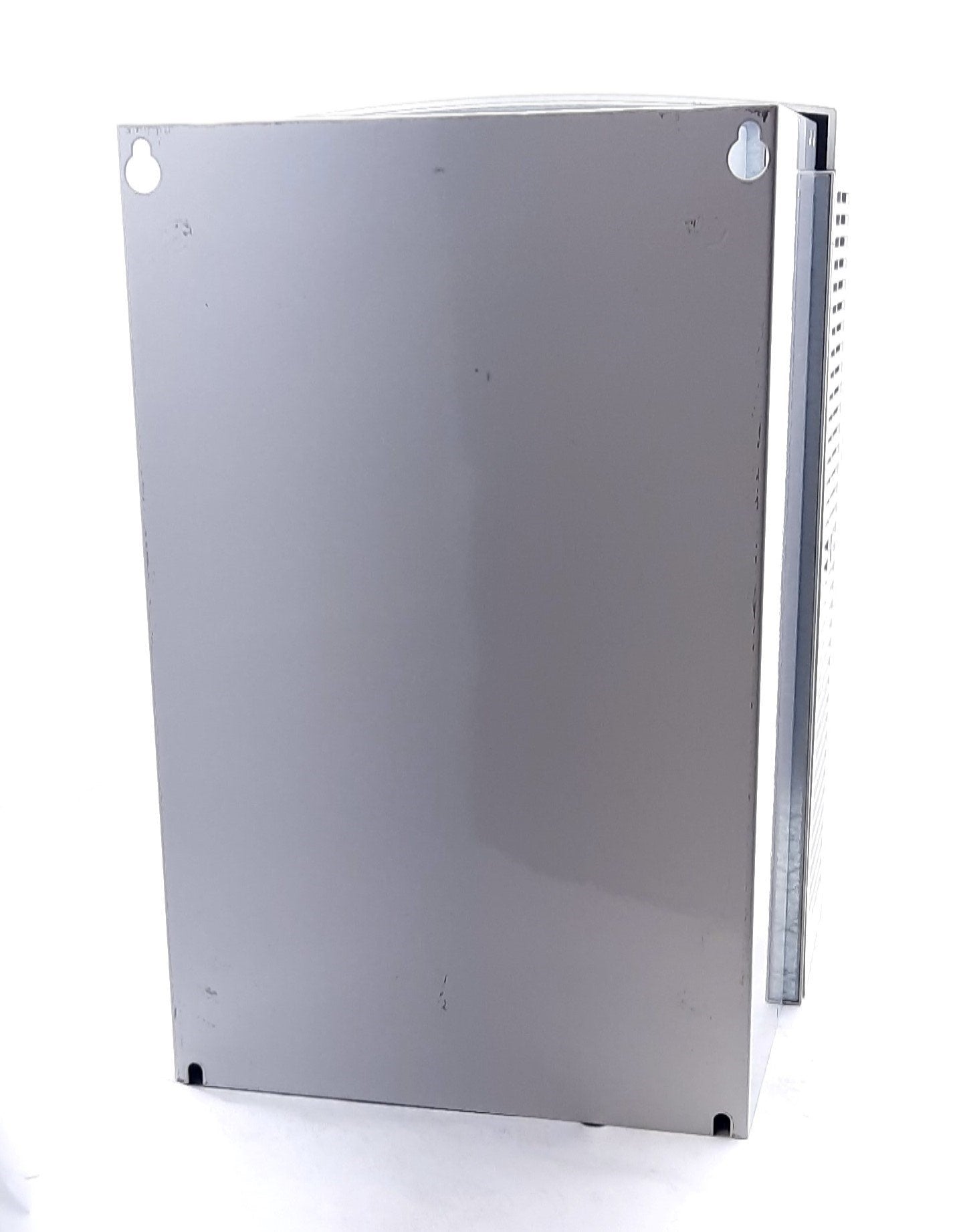 New LS Electric SV0110IS7-4NO Variable Frequency Drive 3 Phase 480VAC 30A 24A