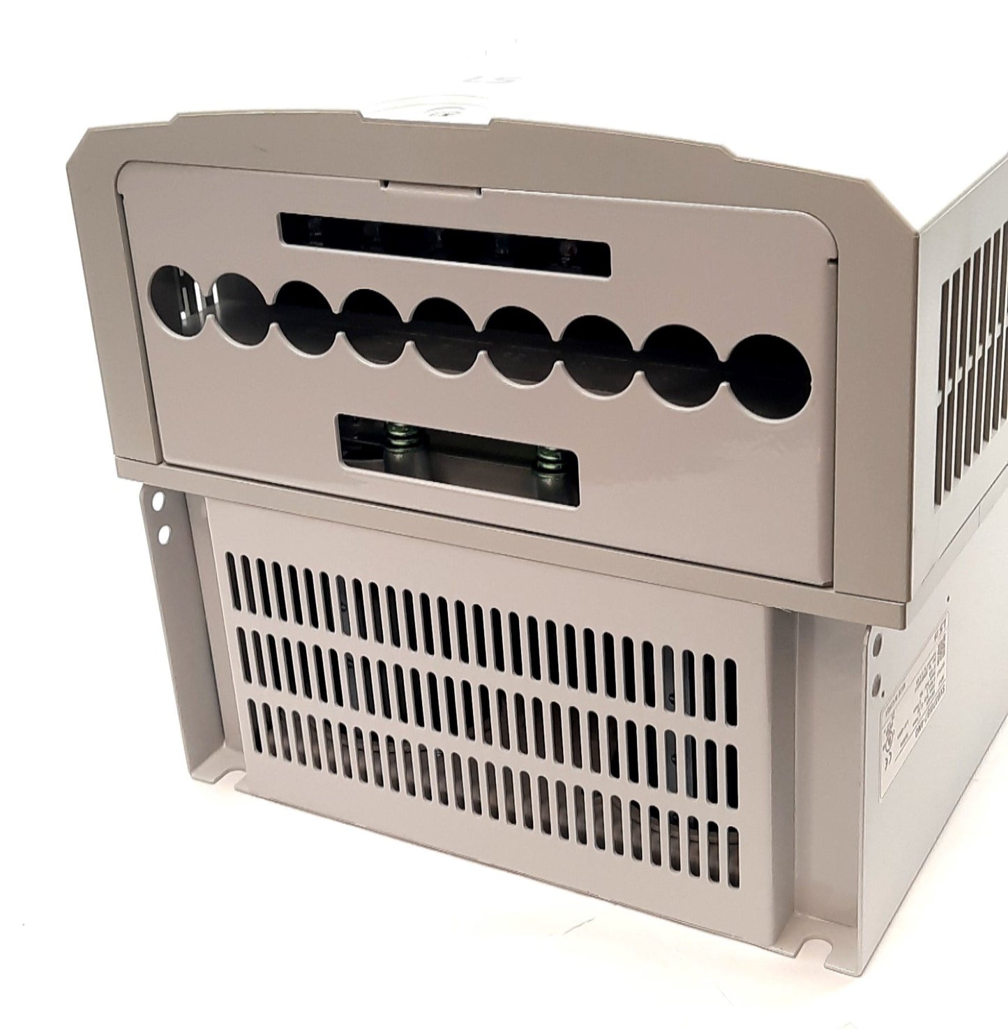 New LS Electric SV0370IS7-4NOD Variable Frequency Drive 3 Phase 480VAC 91A 75A