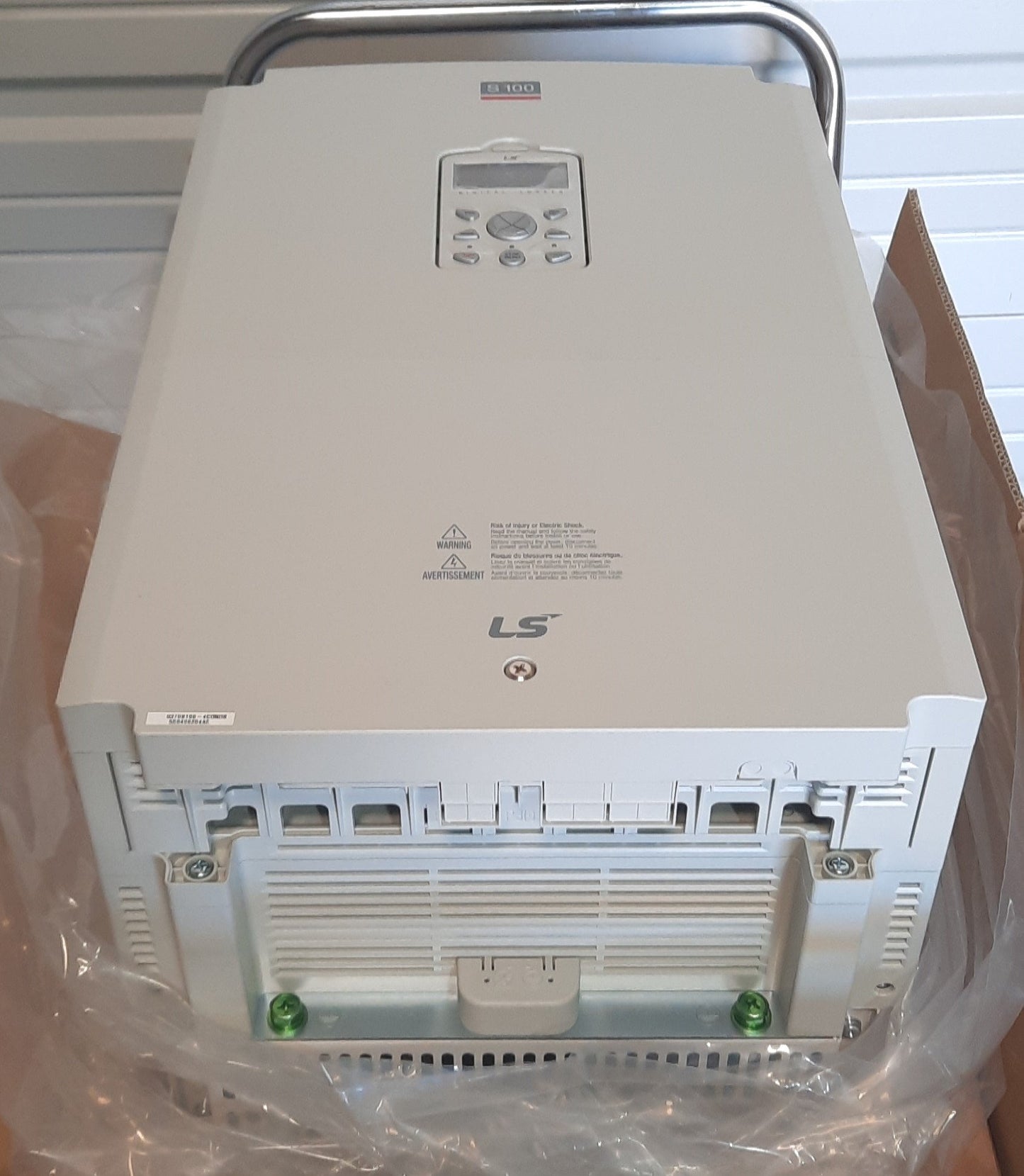 New LS Electric LSLV0370S100-4CONDS Variable Frequency Drive 3 Phase 480VAC 91A 75A