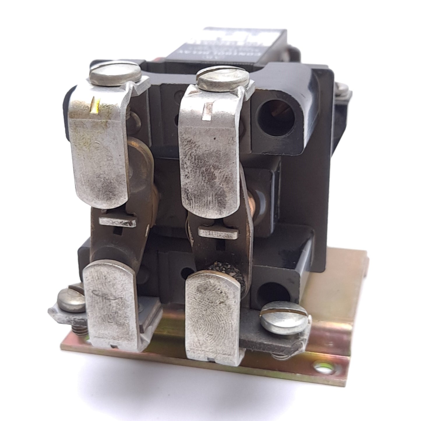 Used Allen Bradley 700-D200A1 Control Relay, 2-Pole, 2 NO, 25A, 110/120VAC Coil