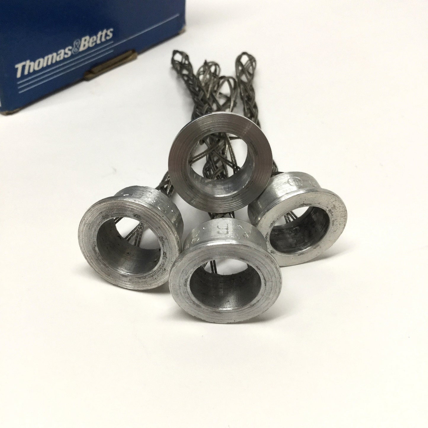 New – Open box Lot of 4 Thomas & Betts WMG-PC2 Wiremesh Grip Cable Strain Relief Ø0.250-0.375"