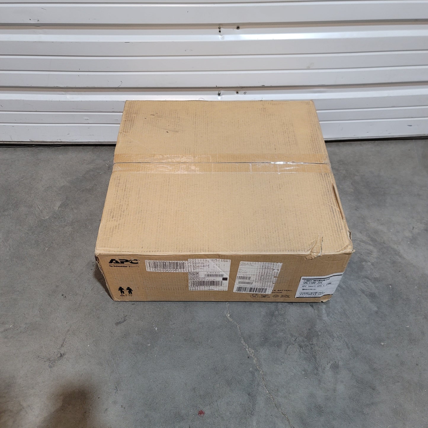 New APC SMC1500-2UC Smart UPS Rackmount 2U, 120VAC, 1440VA, 6x NEMA 5-15R Outlets