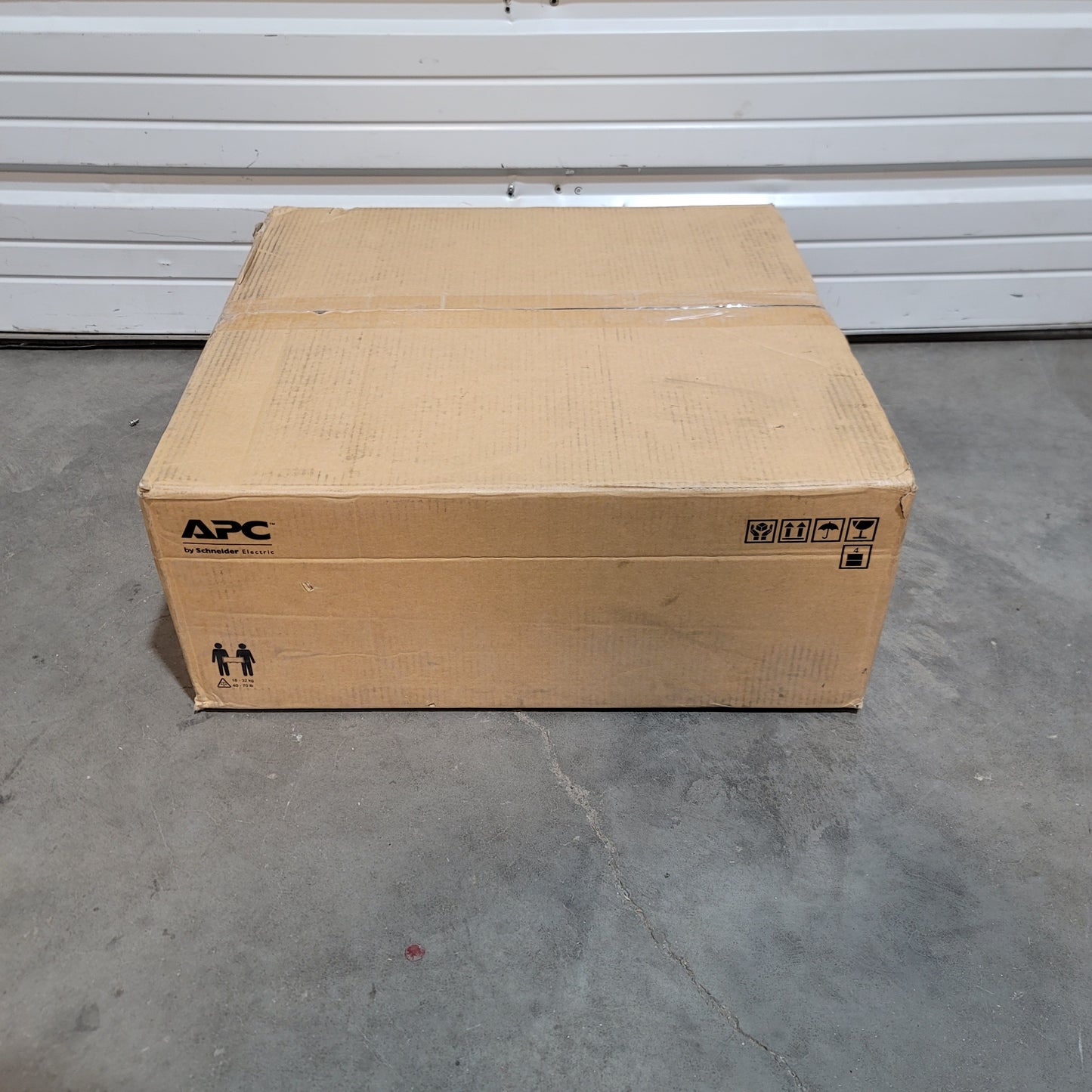 New APC SMC1500-2UC Smart UPS Rackmount 2U, 120VAC, 1440VA, 6x NEMA 5-15R Outlets