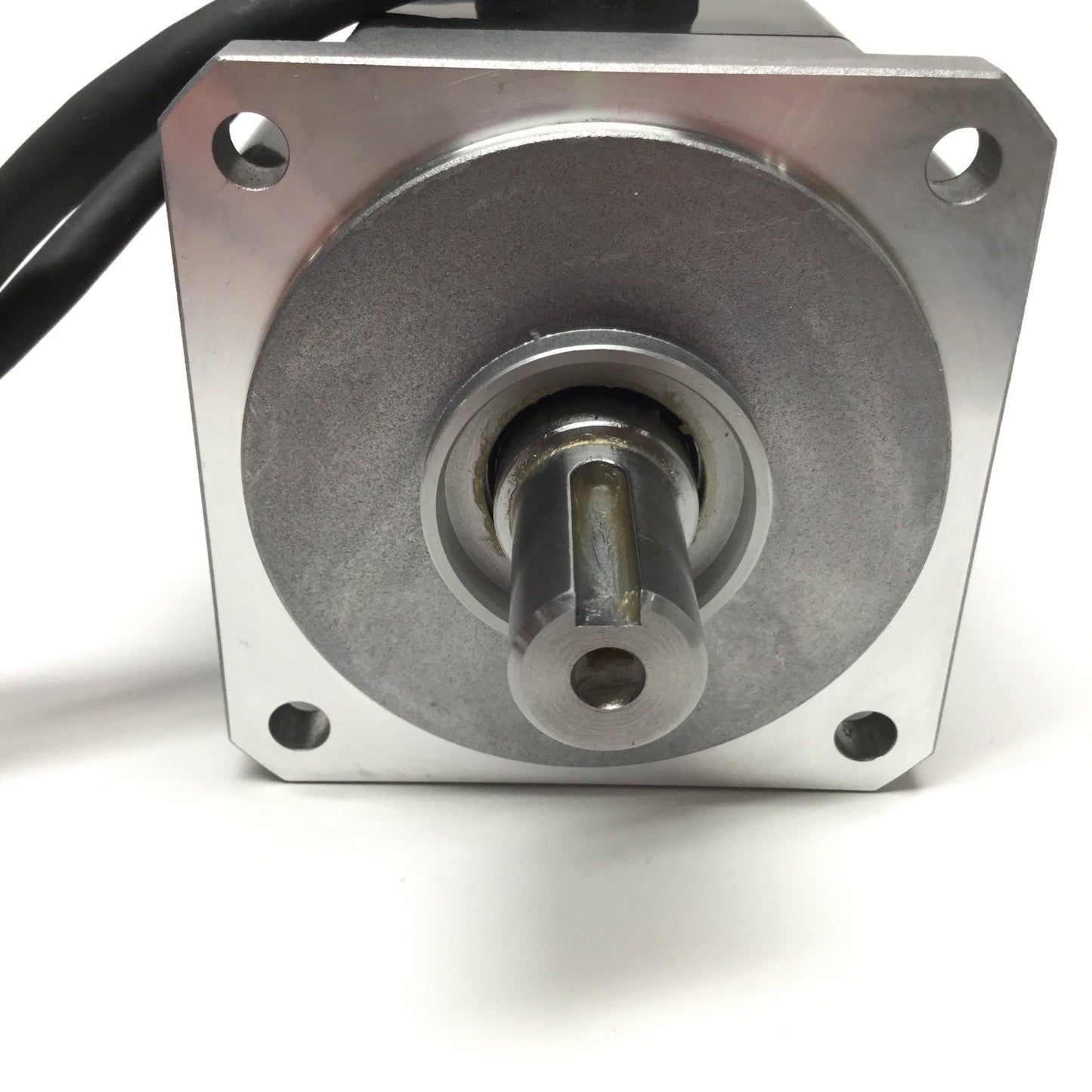 Used Allen Bradley TL-A2530P-BJ32AA Kinetix Servo Motor 230VAC 3PH, Absolute Encoder