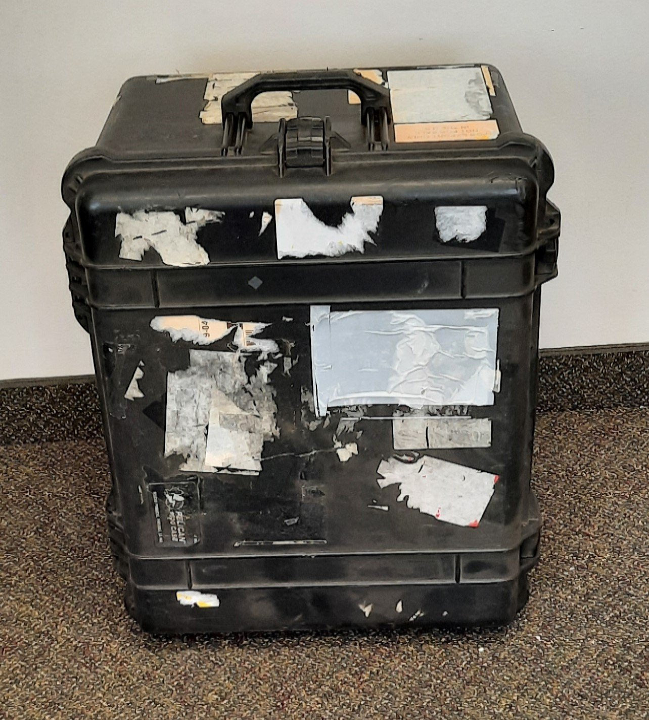 Used Pelican 1620 Watertight Protector Case Dimensions 21.48 x 16.42 x 12.54"