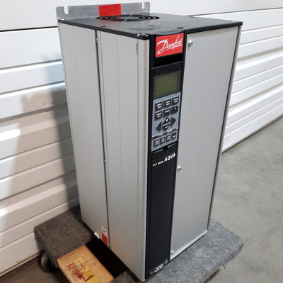 Used Danfoss 178B5994 VLT 8000 AQUA Pump Drive 15HP/11kW 3PH 380-480VAC 24-21A