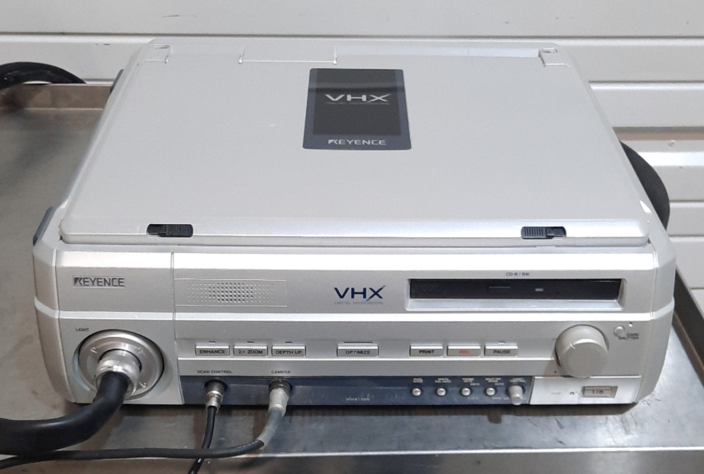 Used Keyence VHX-100K Digital Microscope 15" LCD 1/2" CCD 1600x1200 25-175X w/Stand