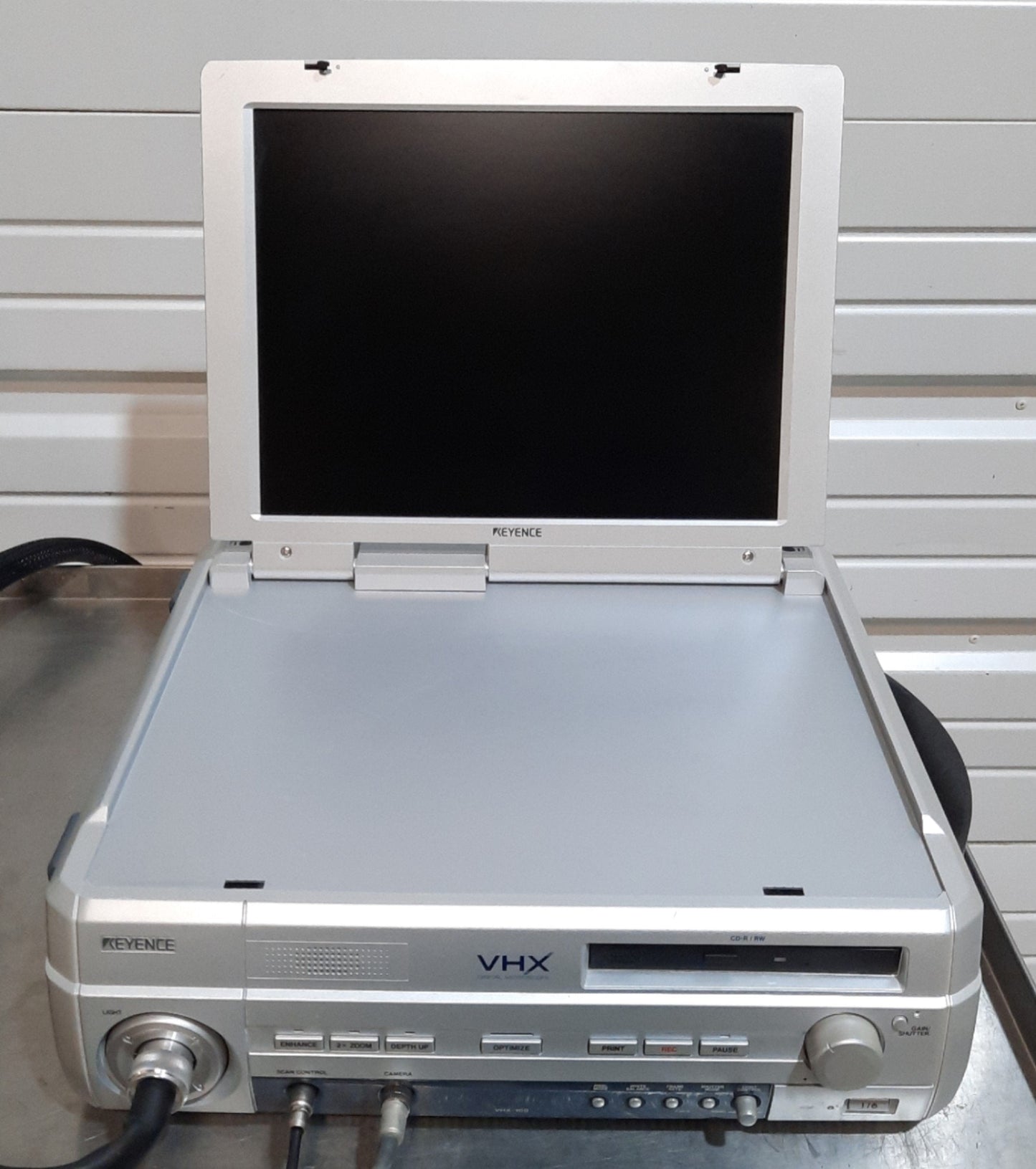 Used Keyence VHX-100K Digital Microscope 15" LCD 1/2" CCD 1600x1200 25-175X w/Stand