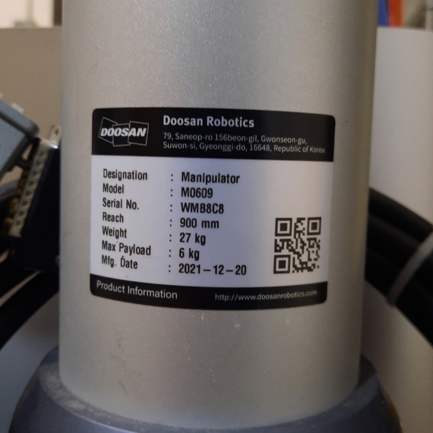Used DOOSAN M0609 Cobot Robot System 6kg Load 900mm Reach 1m/s ±0.05mm 100-240VAC