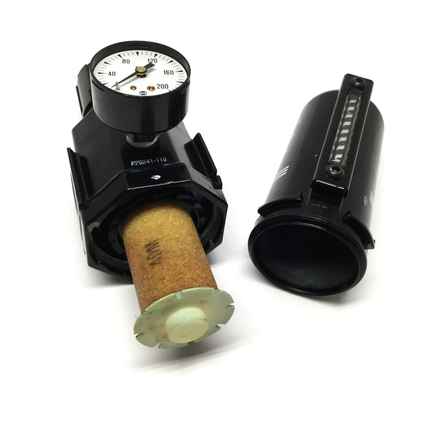Used ARO P29241-110 Filter/Regulator 5-125psi Set Pressure, 1/2" NPT, 40µm, 140cfm