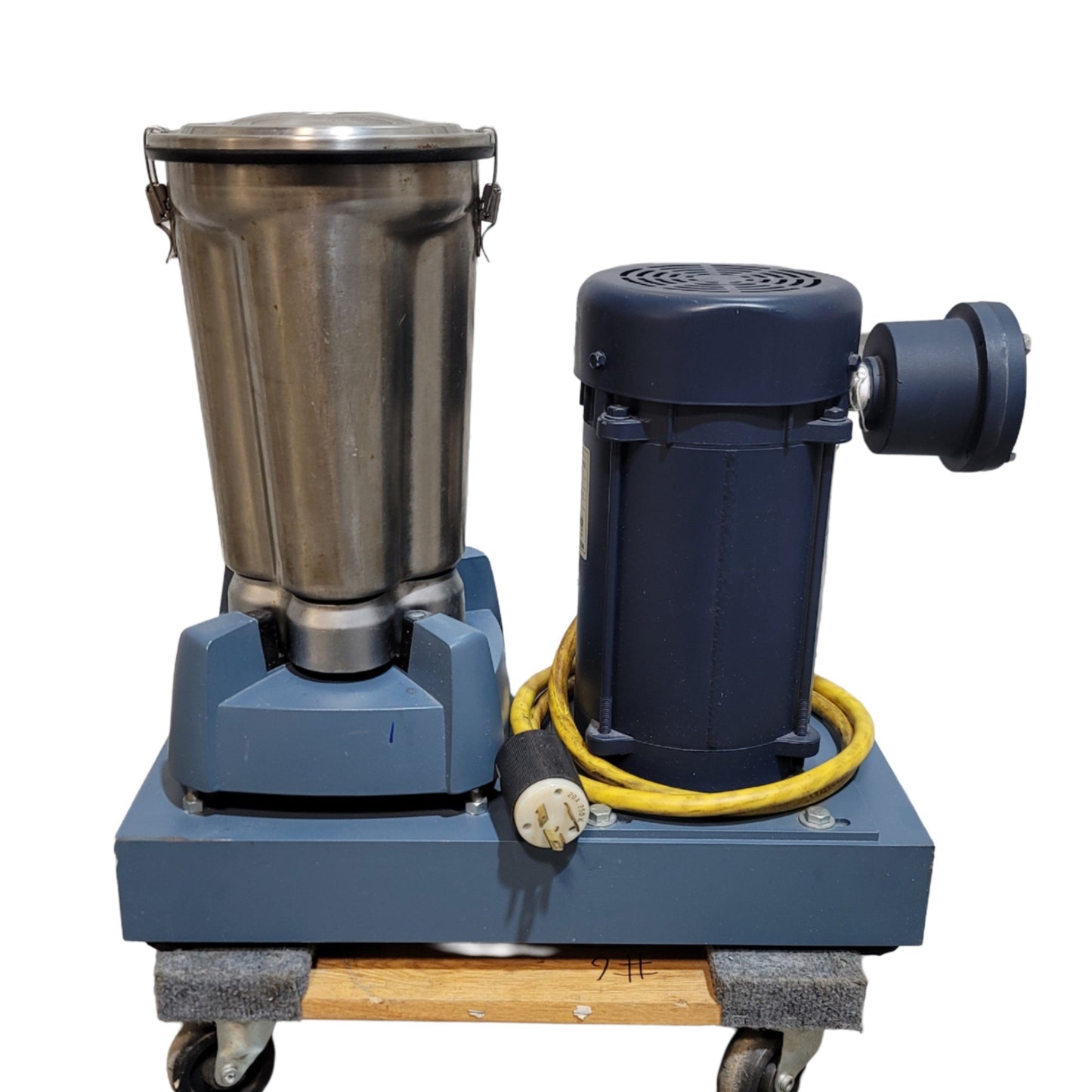 Used Eberbach 8017 High Powered Single Speed Explosion Resistant Blender, 4-Liter