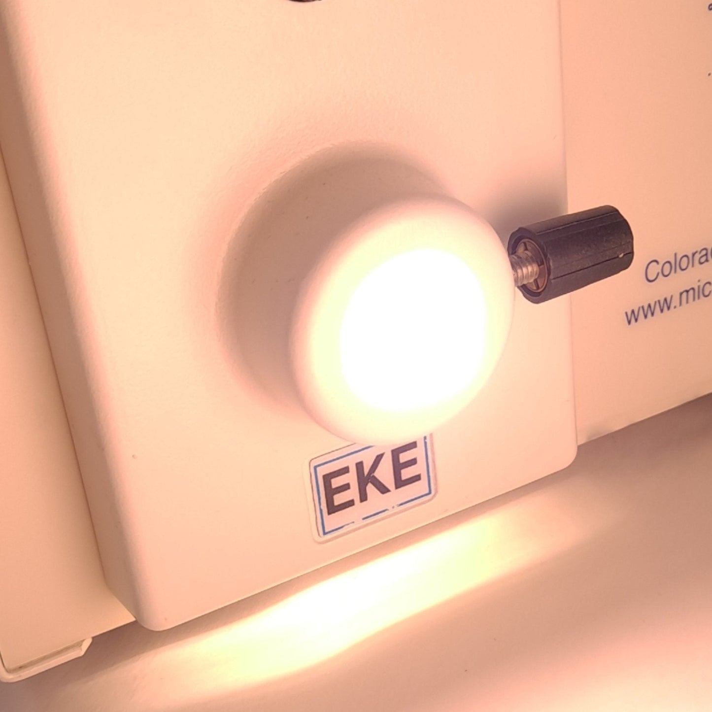 Used Micro Tech 20500./19 EKE Microscope Illuminator, 115-120VAC 3A In, 150W 40000fc